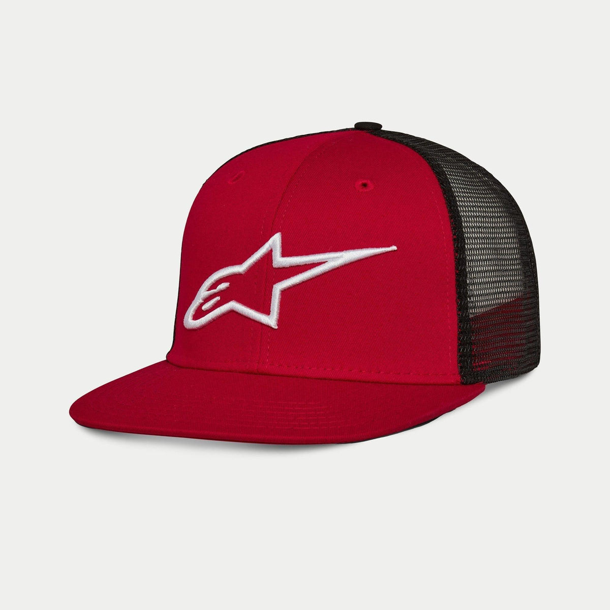 Alpinestars Corp Trucker-kasket, rød og sort, trucker-kasket med flad skygge, rød twill-forside og sort mesh-bagside, 3D-broderet hvidt logo, afslappet streetwear-design