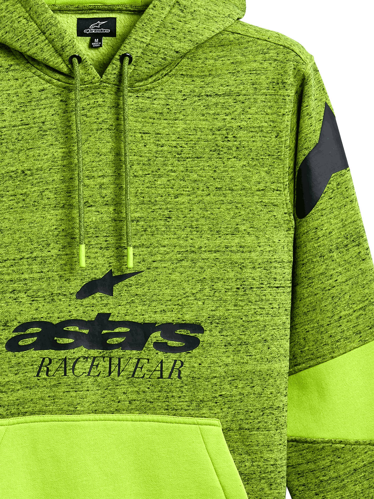 Alpinestars Perpetuate hættetrøje, limegrøn meleret pullover, med sort 'astars RACEWEAR' grafik, ensfarvet lime kængurulomme med stofblokering, hætte med snøre og skulderlogo, afslappet motorsport-inspireret sportstøj.