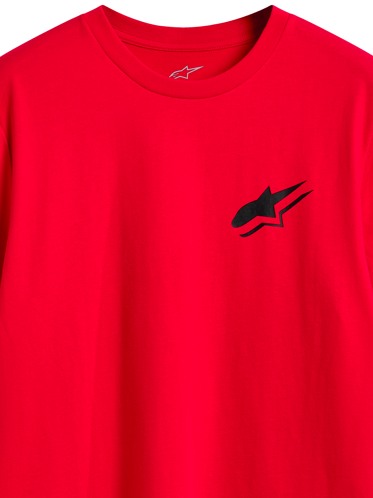 Alpinestars Formulate CSF Tee, kortærmet t-shirt, rød, sort Astars-logo på brystet, nærbillede af halsudskæring og grafik på fronten, afslappet lifestyle-tøj