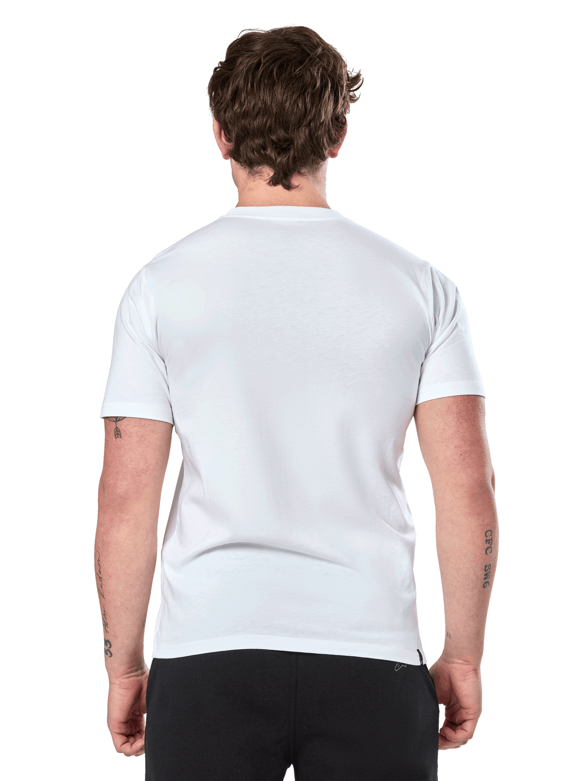 Alpinestars Prevail CSF Tee, kortærmet t-shirt, hvid, set bagfra, båret med sorte bukser, afslappet motorsport streetwear