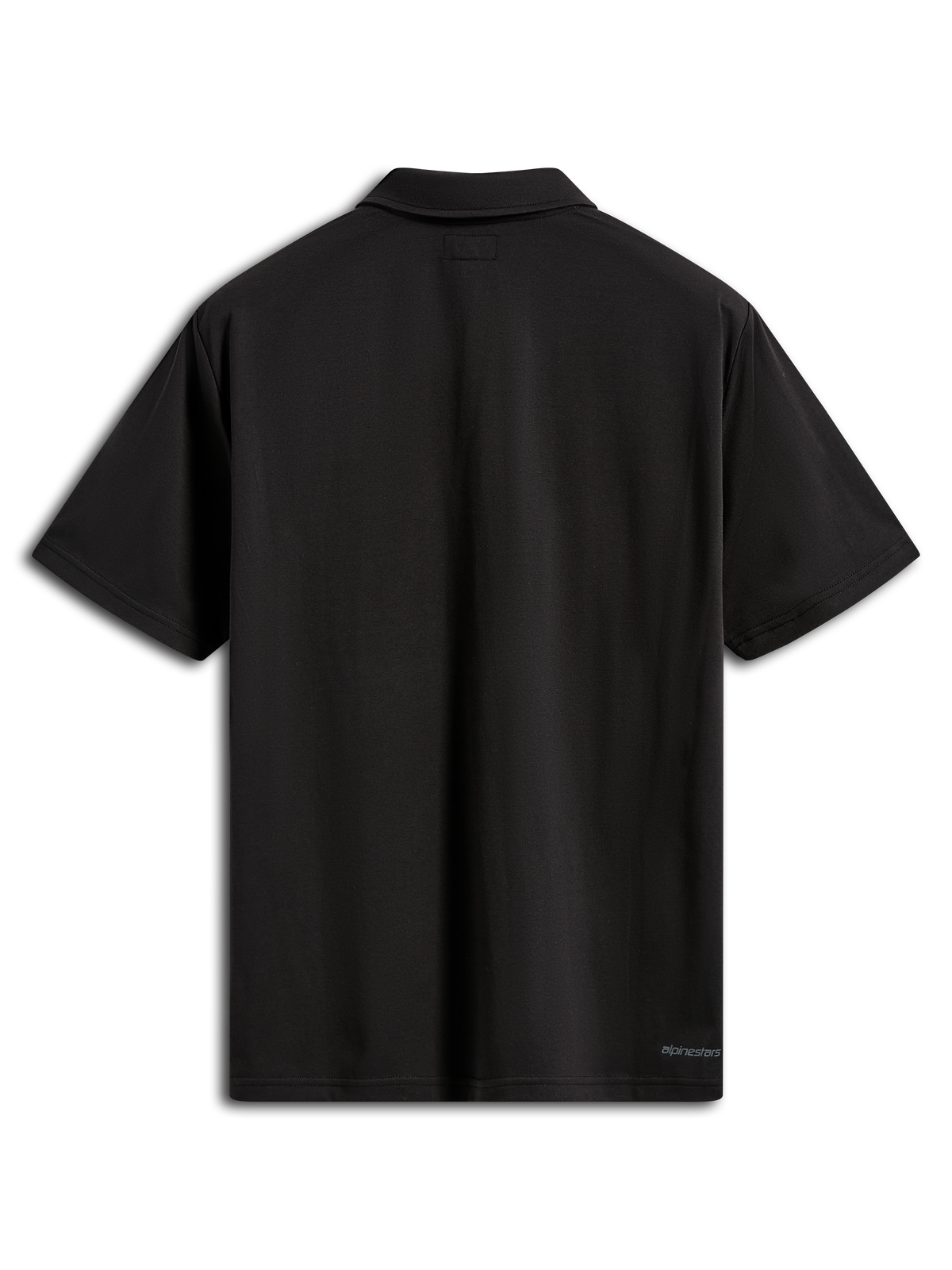 Alpinestars Impetus Sport Polo, kortærmet poloshirt, sort, set bagfra med selvkrave og lille Alpinestars-logo på den nederste kant, afslappet mock mesh sportstøj