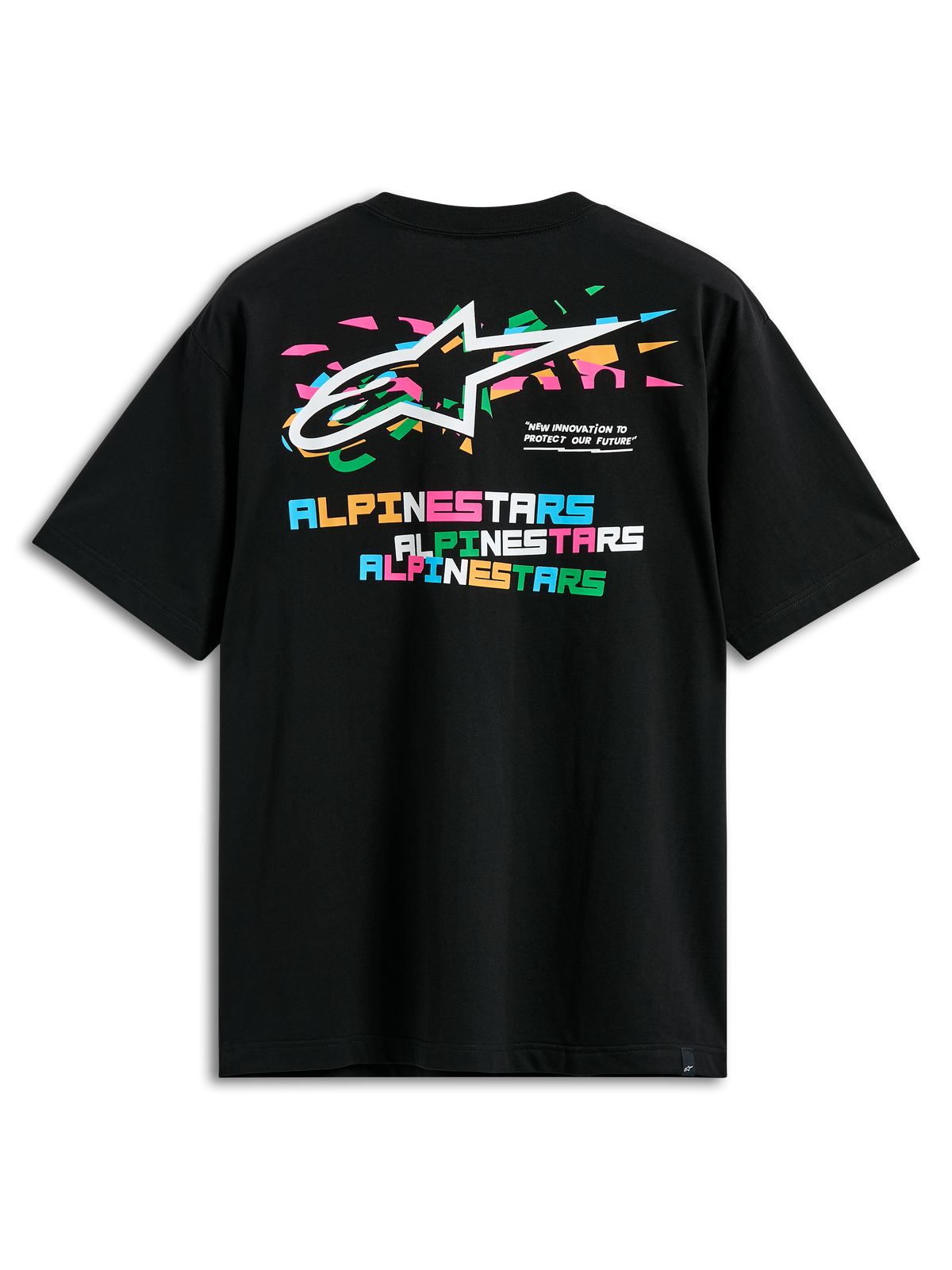 Alpinestars Wild Oversized CSF Tee, kortærmet T-shirt, sort, set bagfra med et livligt flerfarvet Astars-logo og stablede Alpinestars-blokbogstaver, afslappet streetwear