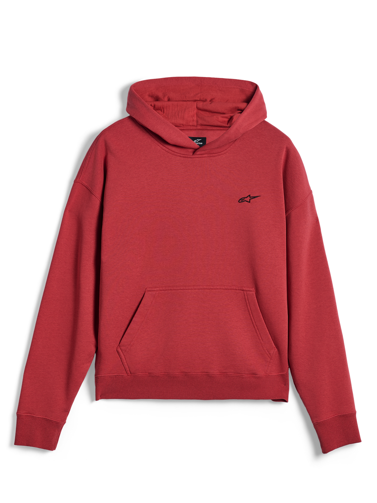 Alpinestars Essentials Ageless hættetrøje, afslappet sportstøj, teglrød, med et lille sort Alpinestars-stjernelogo på brystet, kængurulomme og ribkant ved søm og manchetter, minimalistisk streetwear-design