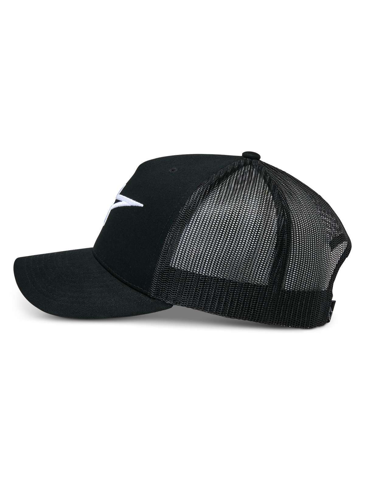 Alpinestars Ageless Trucker Hat, sort, set fra siden, struktureret bomuldstwill-front med hvidt broderet Astars-logo, åndbar sort mesh-bagside, buet skygge, afslappet motorsport-hovedbeklædning