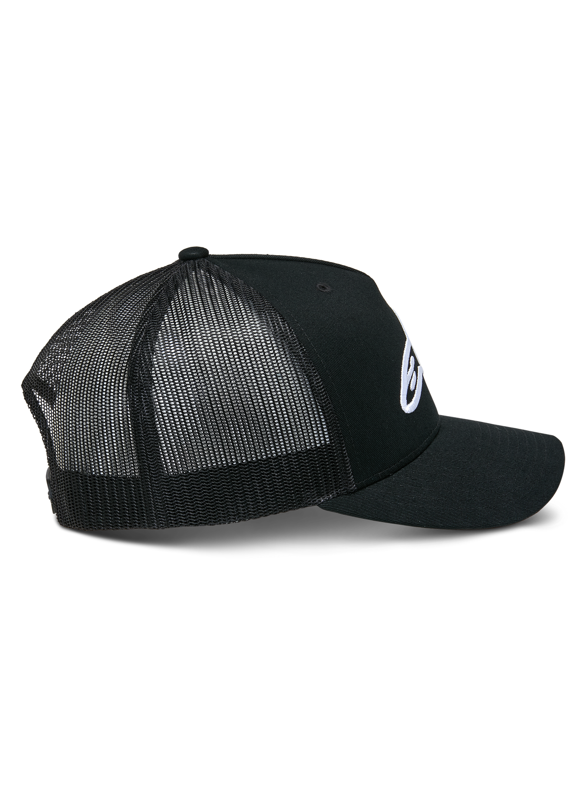 Alpinestars Ageless Trucker-kasket, sort, sidevisning der viser struktureret krone og hvidt broderet Astars-logo, buet skygge og åndbare sorte poly-mesh bagpaneler.