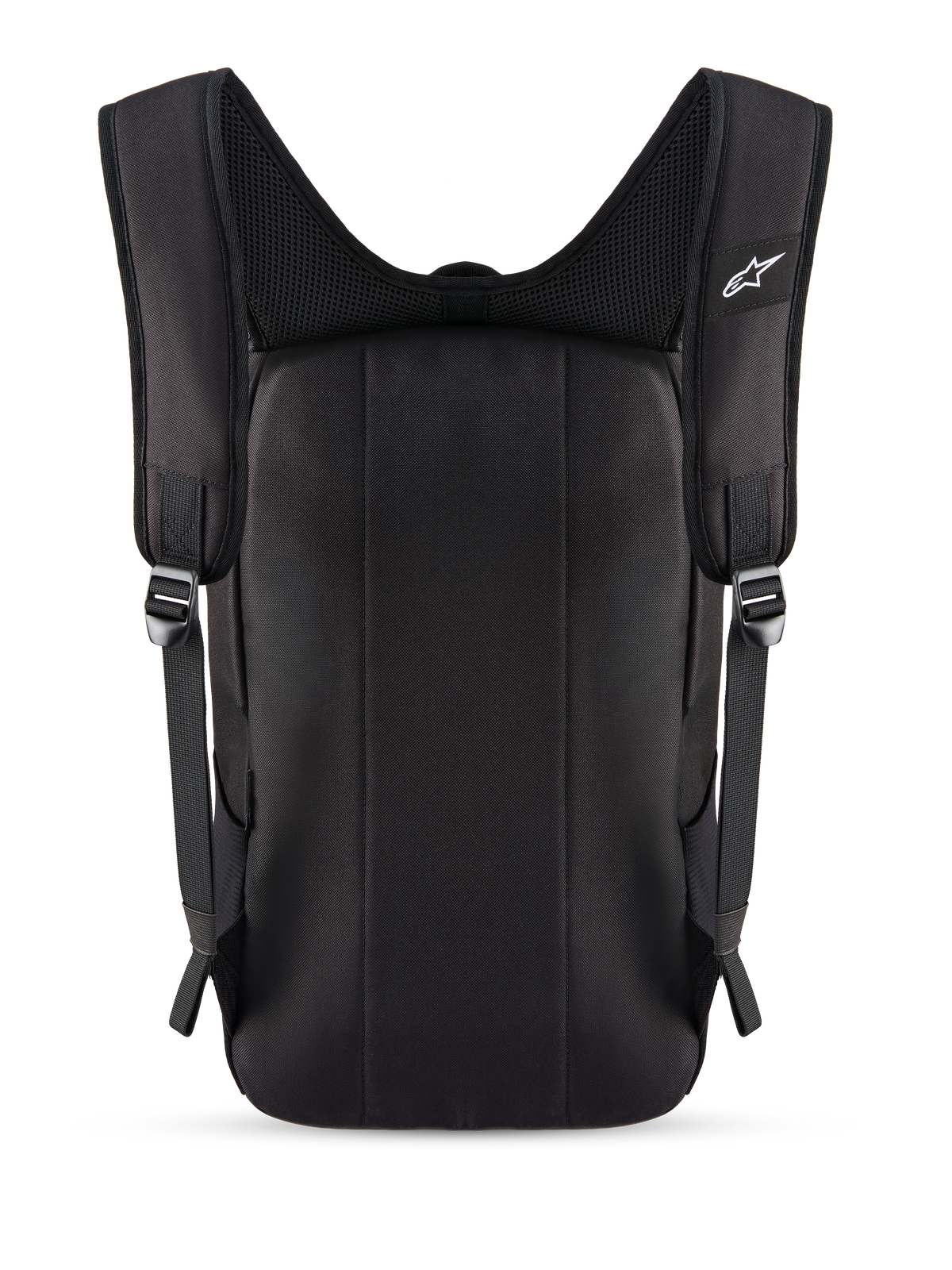 Alpinestars Defcon V3 rygsæk, sort, set bagfra med polstret rygpanel og åndbare skulderstropper i mesh, lille hvidt Alpinestars-logo på stroppen, holdbar 600D polyester-konstruktion til daglig brug.