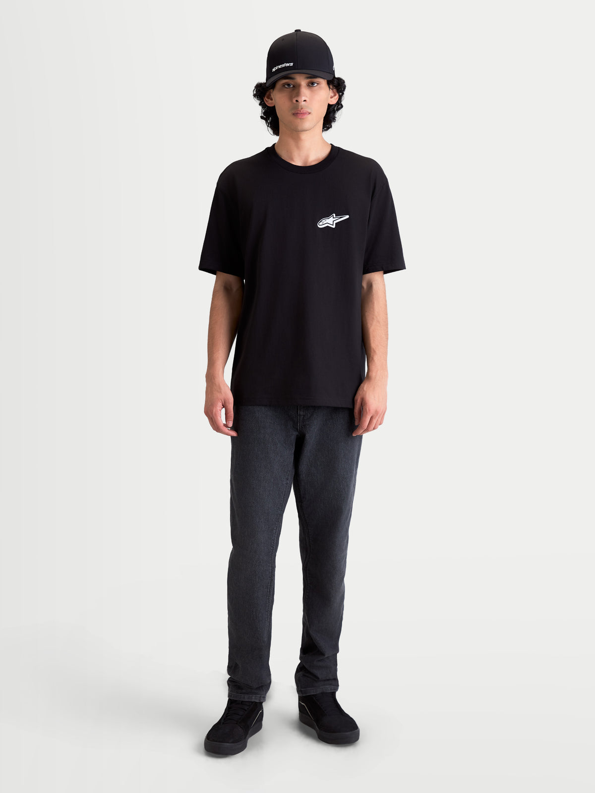 Alpinestars Meteor CSF T-shirt, sort kortærmet t-shirt til herrer med hvidt Astars-logo på brystet, komfortabel bomuldsblanding, afslappet motorsport sportstøj