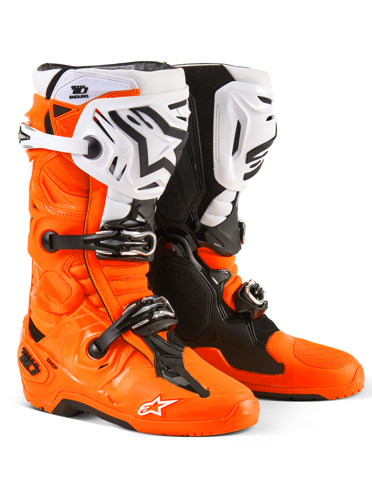 Alpinestars Tech 10 Enduro-støvler, motocross- og endurostøvler, orange fluo, sort og hvid, med tredobbelt spændelukkesystem, hvide skinnebensplader med sort Alpinestars-logo og robuste såler i dobbelt gummiblanding, beskyttende fodtøj til terrænkørsel