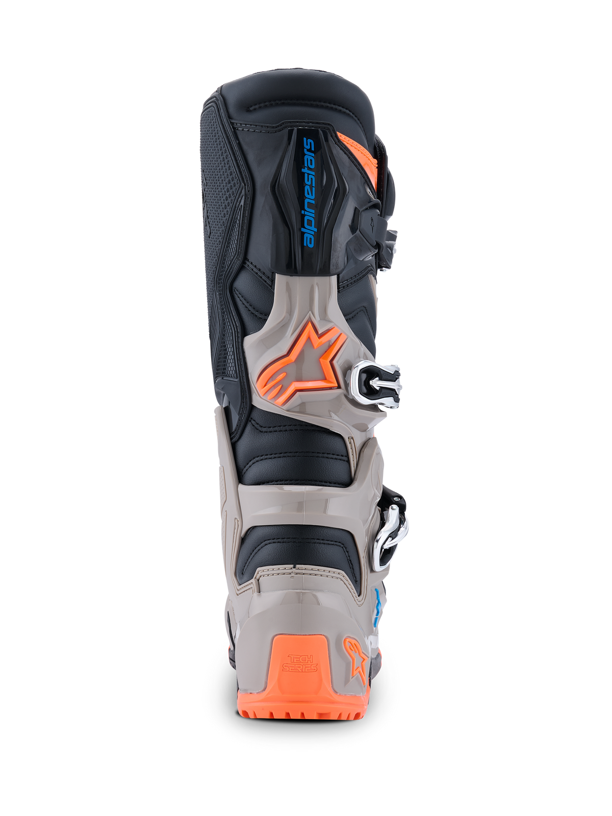 Alpinestars 2026 Tech 7 Enduro-støvler, set bagfra, sort, varm grå og orange fluo, med TPU-beskyttelse, Alpinestars-branding og sikkert spændesystem til terrænkørsel