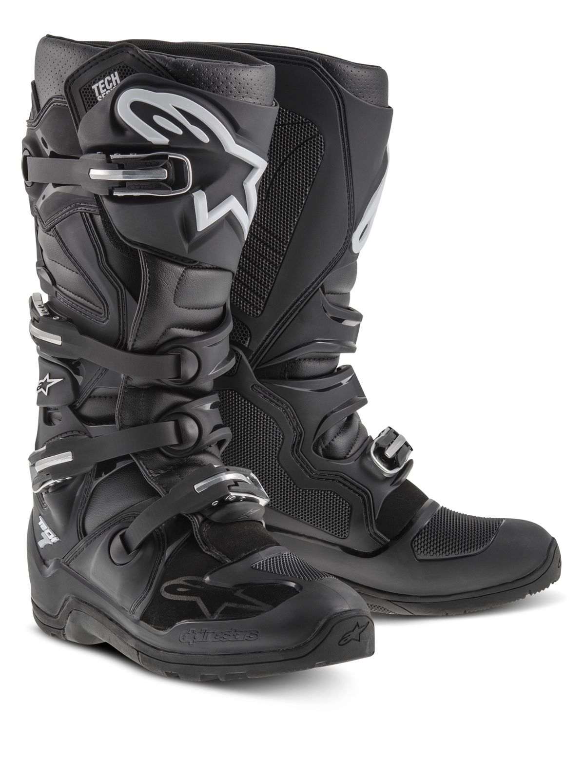 Alpinestars Tech 7 Enduro-støvler, motocross- og off-road-støvler, sort med hvidt Alpinestars-logo, med fire justerbare spænder, TPU-skinnebensplade og slidstærk Enduro-specifik sål.