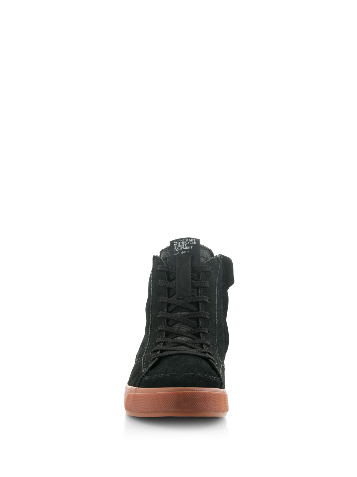 Alpinestars Stated-sko, urbane motorcykelkøresko, Black Gum, set forfra med overdel i sort nubuck og ruskind, klassiske snørebånd og tekstureret gummisål, skate-inspireret beskyttelsesfodtøj