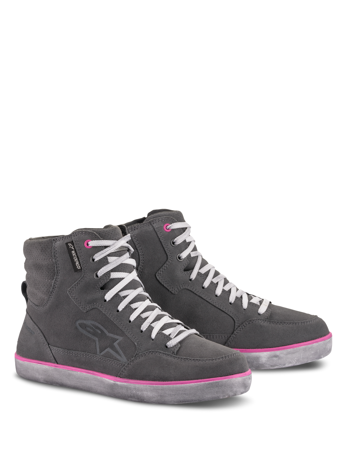 Alpinestars J-6 Vandtætte sko til damer, køresko, lysegrå med fuchsia-detaljer, high-top sneaker-design, overdel i ruskind og læder, hvide snørebånd, lyserød kant på sålen og snørehuller, urbant motorcykeludstyr
