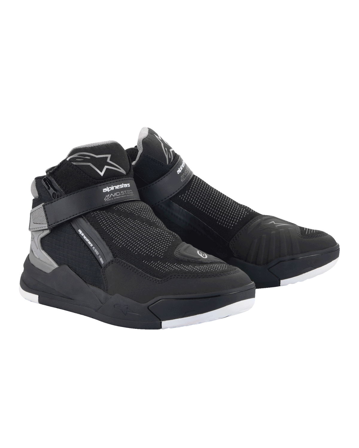 Alpinestars Speedflight Street-sko, sort og gunmetal, urbane motorcykelsko med mesh-overdel og TPU-forstærkninger, lateral lynlåslukning og velcro-ankelrem, moderne sneaker-inspireret design