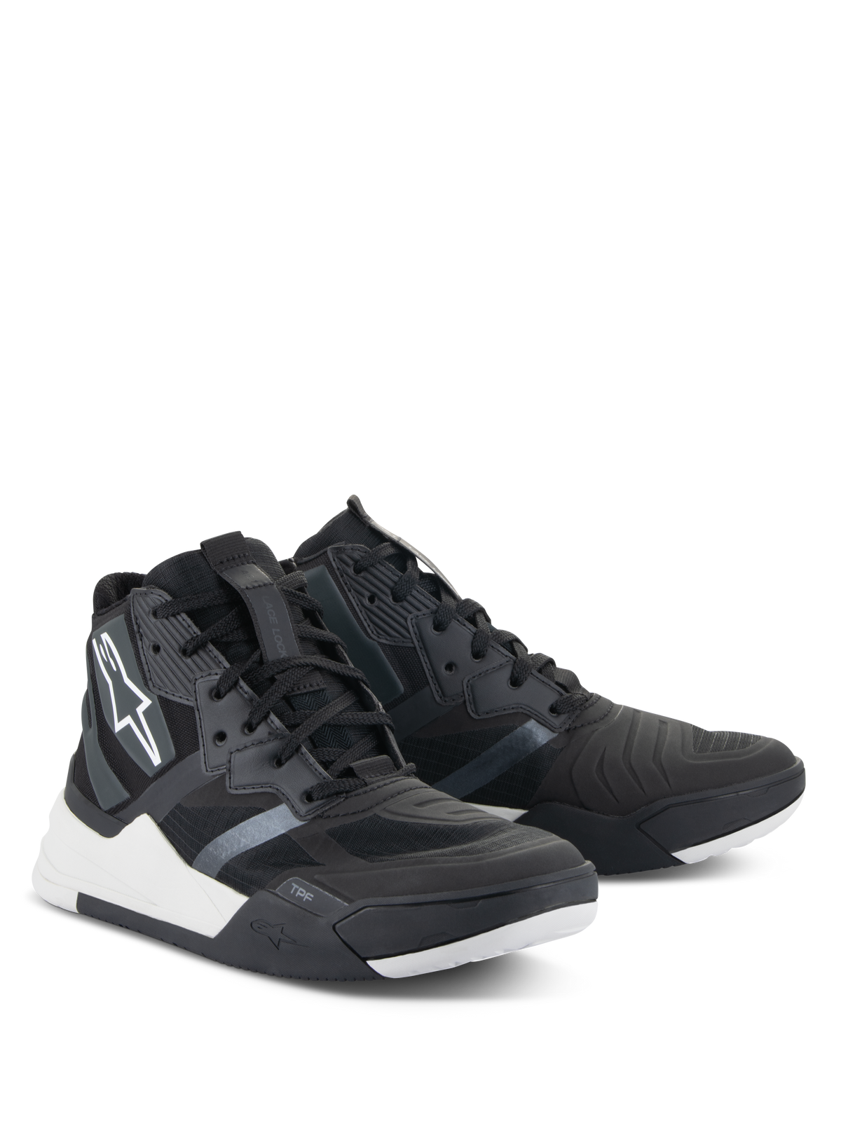 Alpinestars Speedflight sko, performance-køresko, sort og hvid, sneakers i gade-stil til motorcykelkørsel med ripstop-overdel, hvide detaljer på mellemsålen og Alpinestars-logo på siden