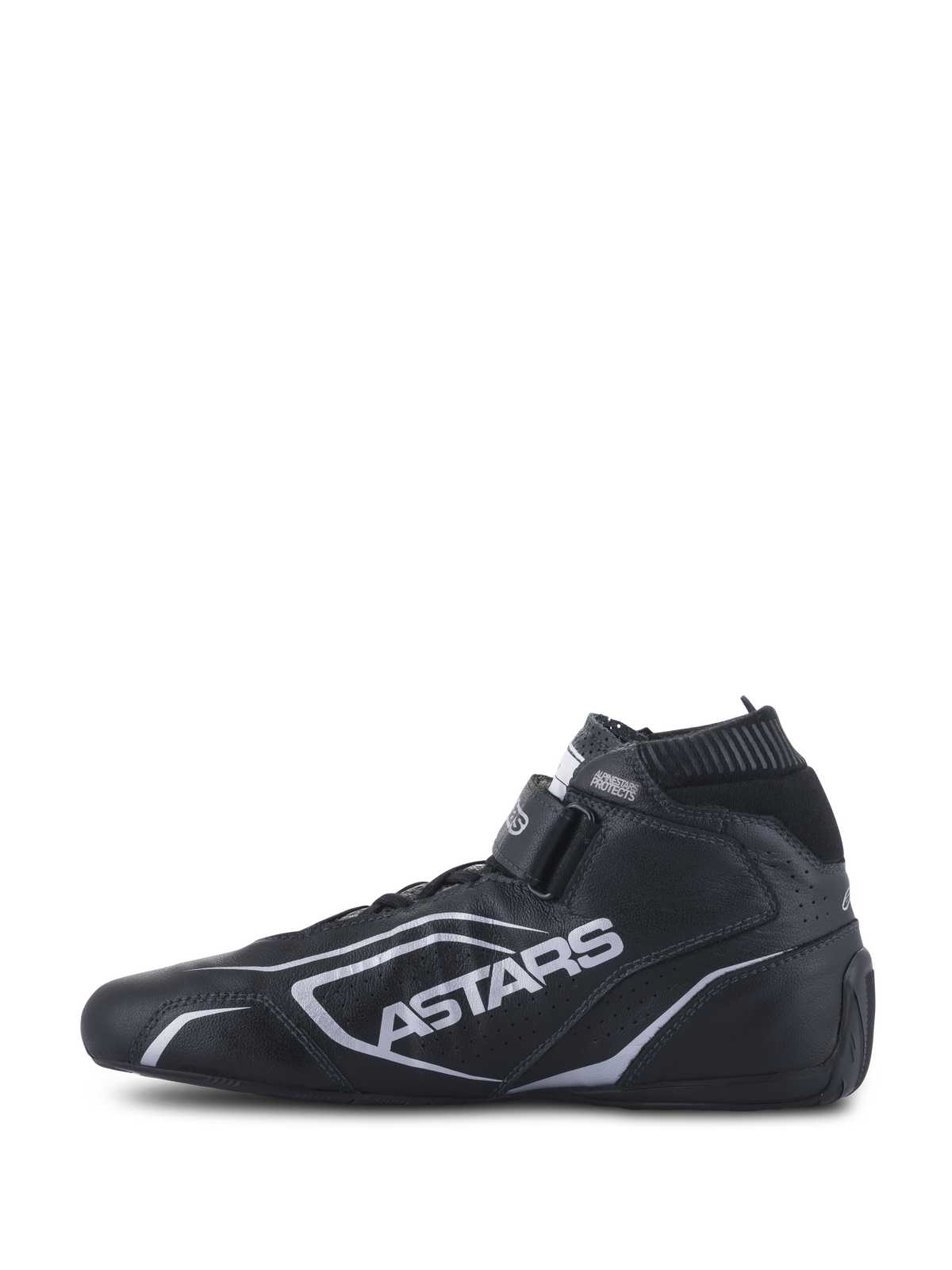 Alpinestars Tech-1 T V3 sko FIA, racersko til biler, sort og sølv, sideprofil, fuld konstruktion i oksehud med sølv ASTARS-branding, justerbar velcrorem og elastisk brandhæmmende krave.