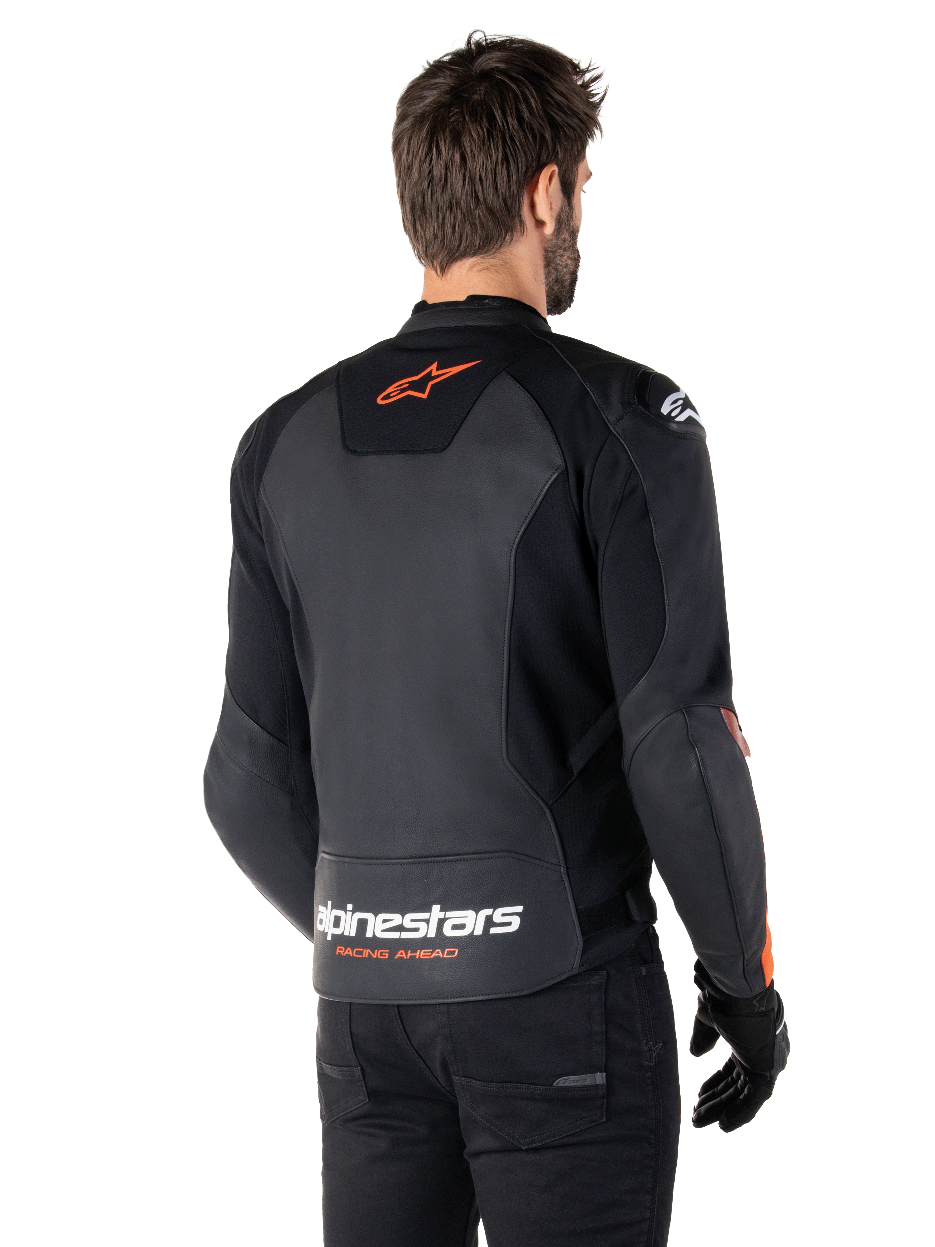 Alpinestars Faster V3 læderjakke, sportmotorcykeljakke, sort og fluorød, med premium læderkonstruktion, HRSF-strækpaneler og DFS GP Lite-skulderbeskyttere, strømlinet race-inspireret design med tekniske detaljer.