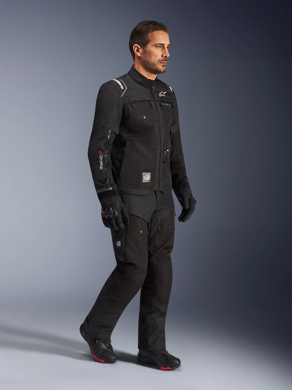 Alpinestars Cusco Drystar® Jakke, sort adventure touring motorcykeljakke til herrer, Tech-Air® Ready og vandtæt tekstilkonstruktion.
