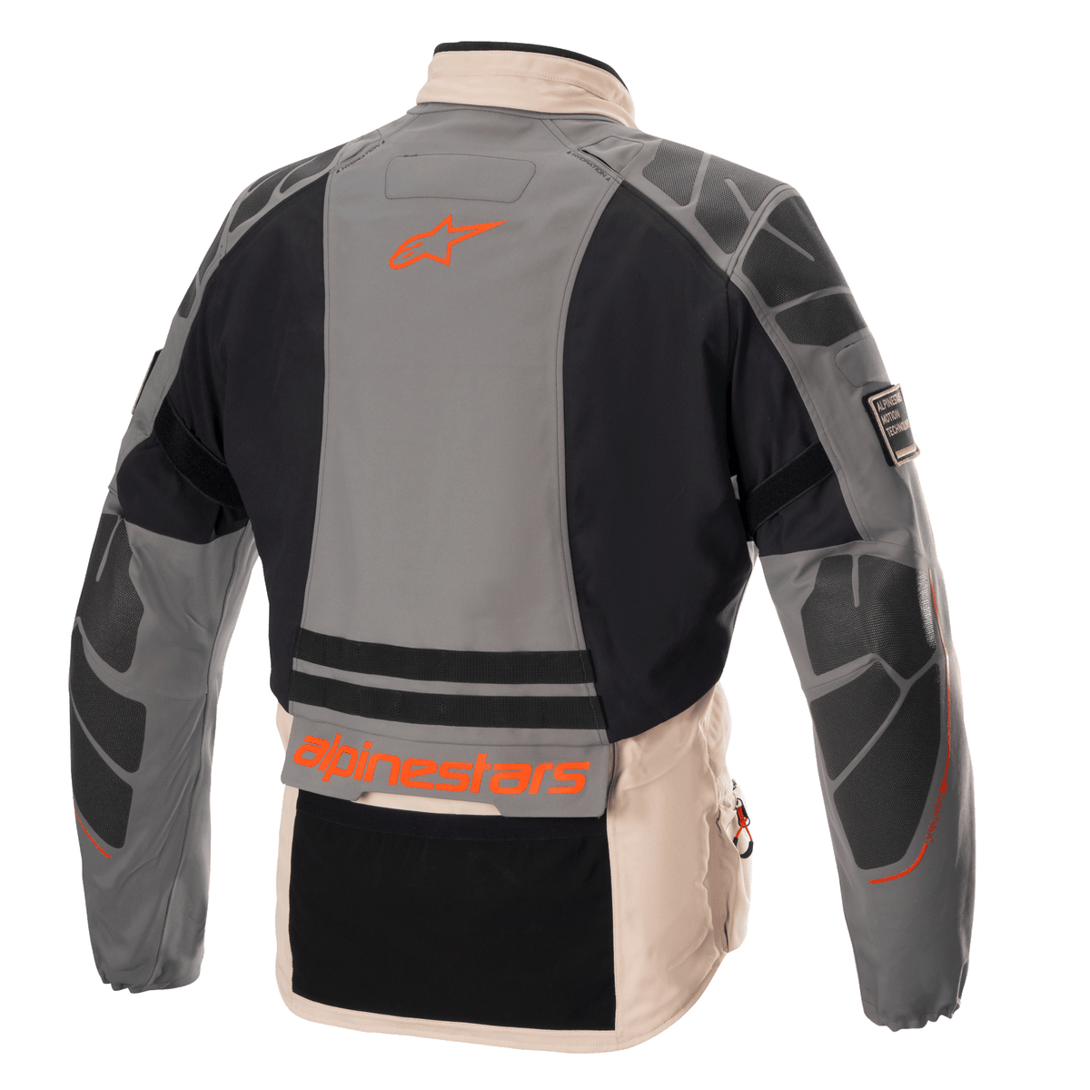 Alpinestars AMT-10R Drystar® XF jakke, adventure motorcykeljakke, Fur Gray, Pale Brown og Spicy Orange, set bagfra med beskyttende forstærkninger på skuldre og albuer, orange Alpinestars-logo og branding, modulært tekstildesign til al slags vejr
