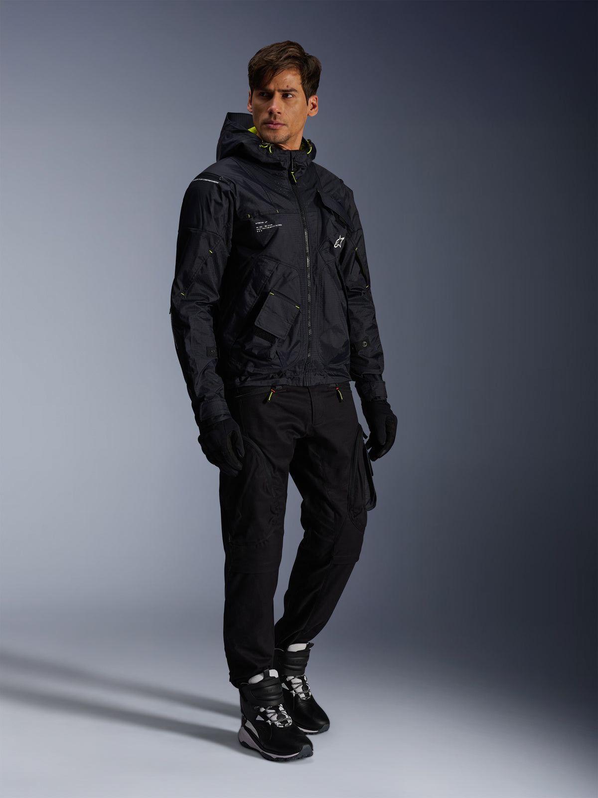 Alpinestars Mogress Air jakke, urban herremotorcykeljakke i sort og Lime Punch, ventileret ripstopdesign i utility-stil.
