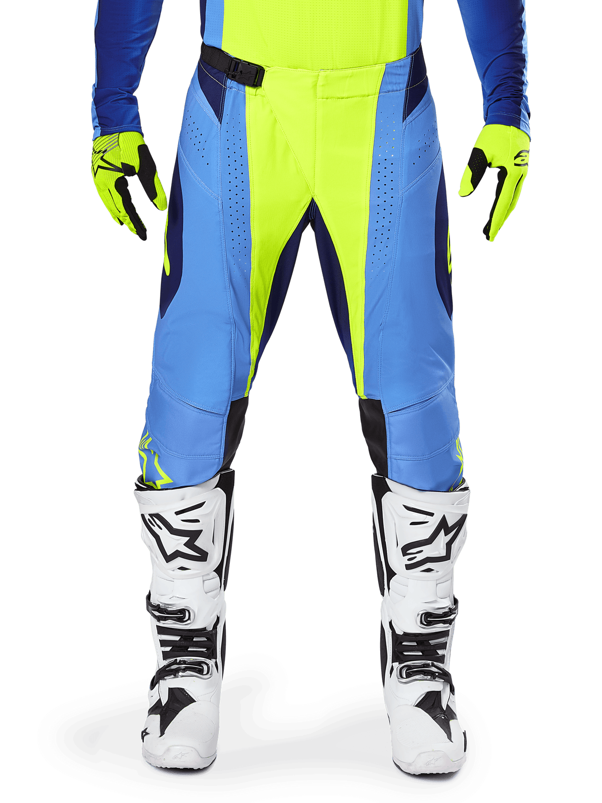 Alpinestars 2025 Techstar Melt bukser, motocross-bukser, gul fluo og blå, båret med matchende trøje, gule handsker og hvide og sorte støvler, med multi-panel design, laserskårne perforeringer og magnetisk taljespænde til professionel terrænkørsel