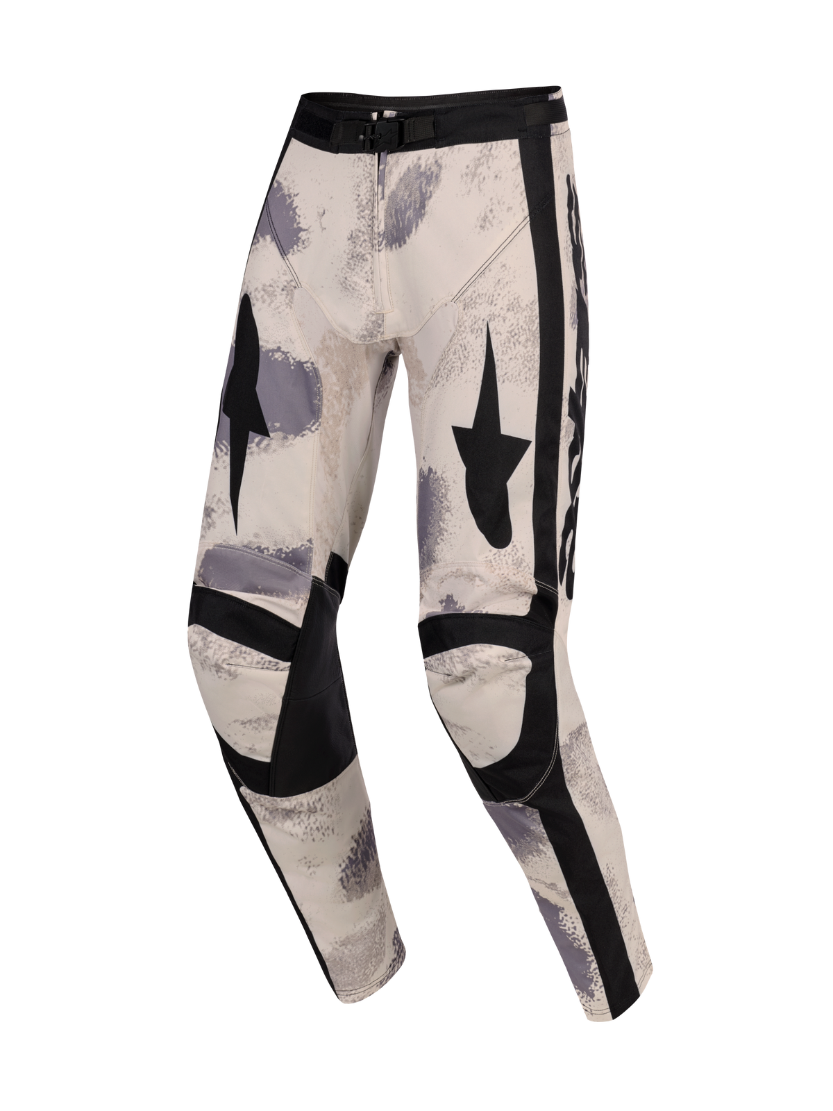 Alpinestars 2026 Racer Lahnd bukser, motocross-bukser, Sand Camo, med råhvid base og grå og sorte penselstrøgsmønstre, sort stjernegrafik på lårene, forstærkede sorte knæpaneler og justerbart taljespænde, ergonomisk off-road racing-design