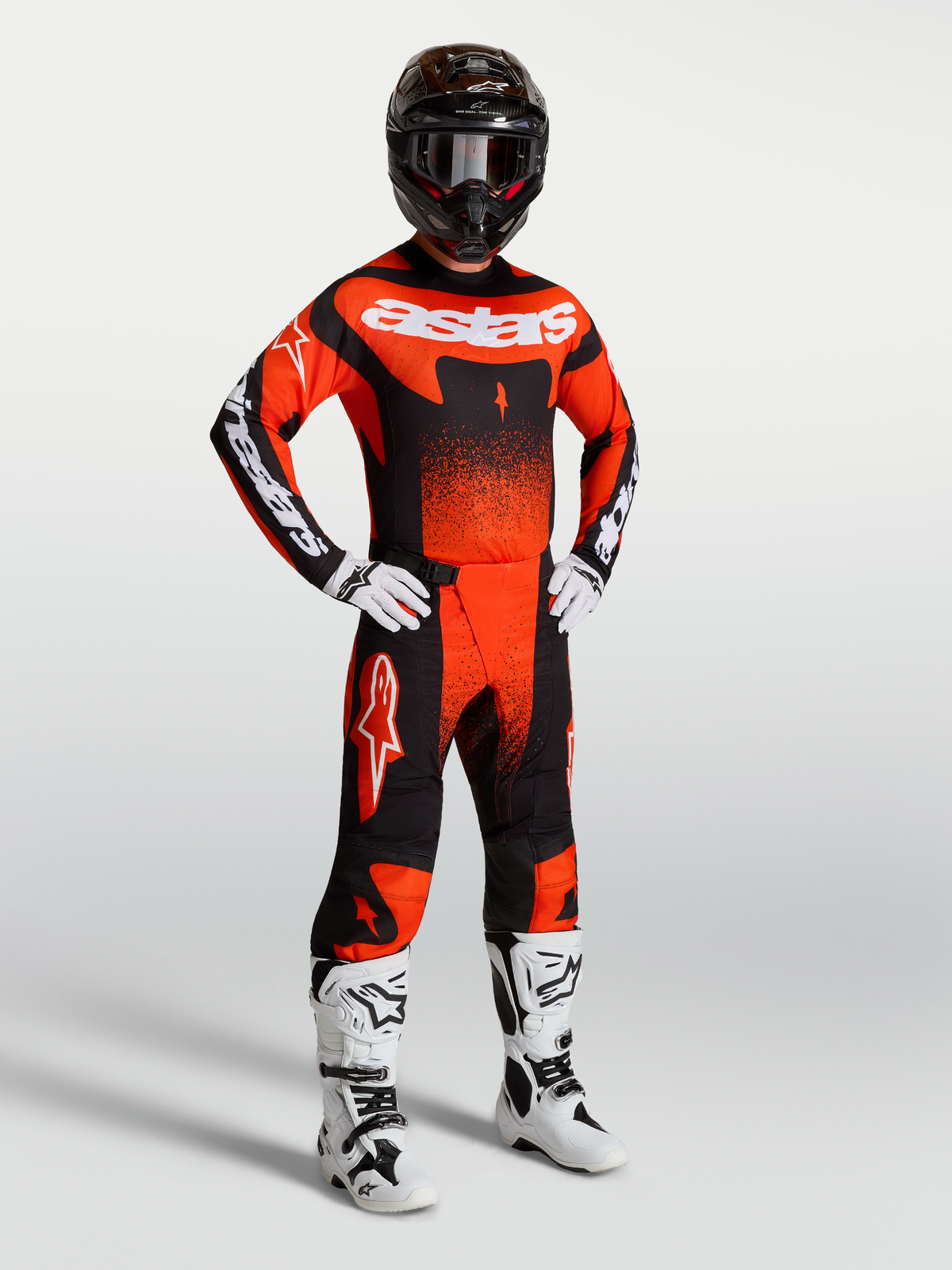 Alpinestars Techstar Swan herre-motocross-køredragt, rød, sort og hvid, højtydende racerdragt til off-road-kørsel.