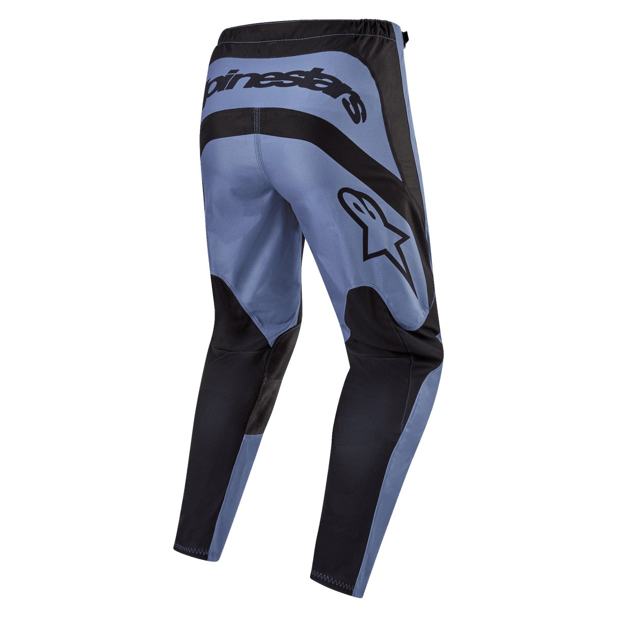 Alpinestars 2024 Fluid Lurv bukser, motocrossbukser, lyseblå og sort, set bagfra med tydelig Alpinestars-branding på tværs af ryggen og siden, sorte forstærkede paneler på sædet og indersiden af benene, ergonomisk forbuet design til off-road ydeevne