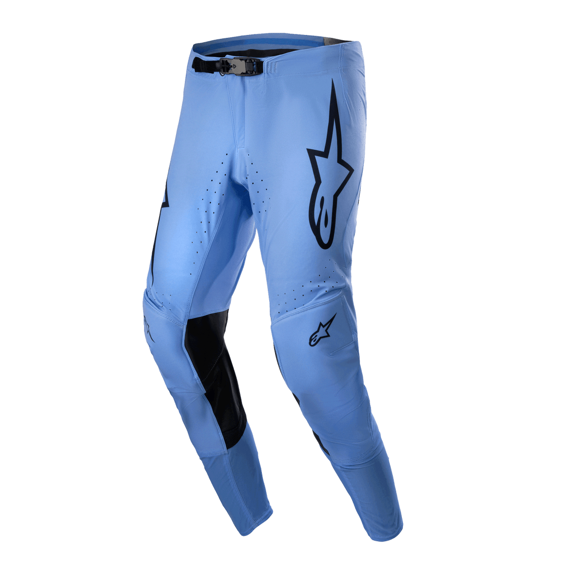 Alpinestars 2024 Supertech Dade bukser, motocross-bukser, lyseblå, med sorte stjernelogoer på lårene, sorte indvendige knæforstærkninger, perforerede ventilationshuller og et atletisk race-fit design til off-road performance