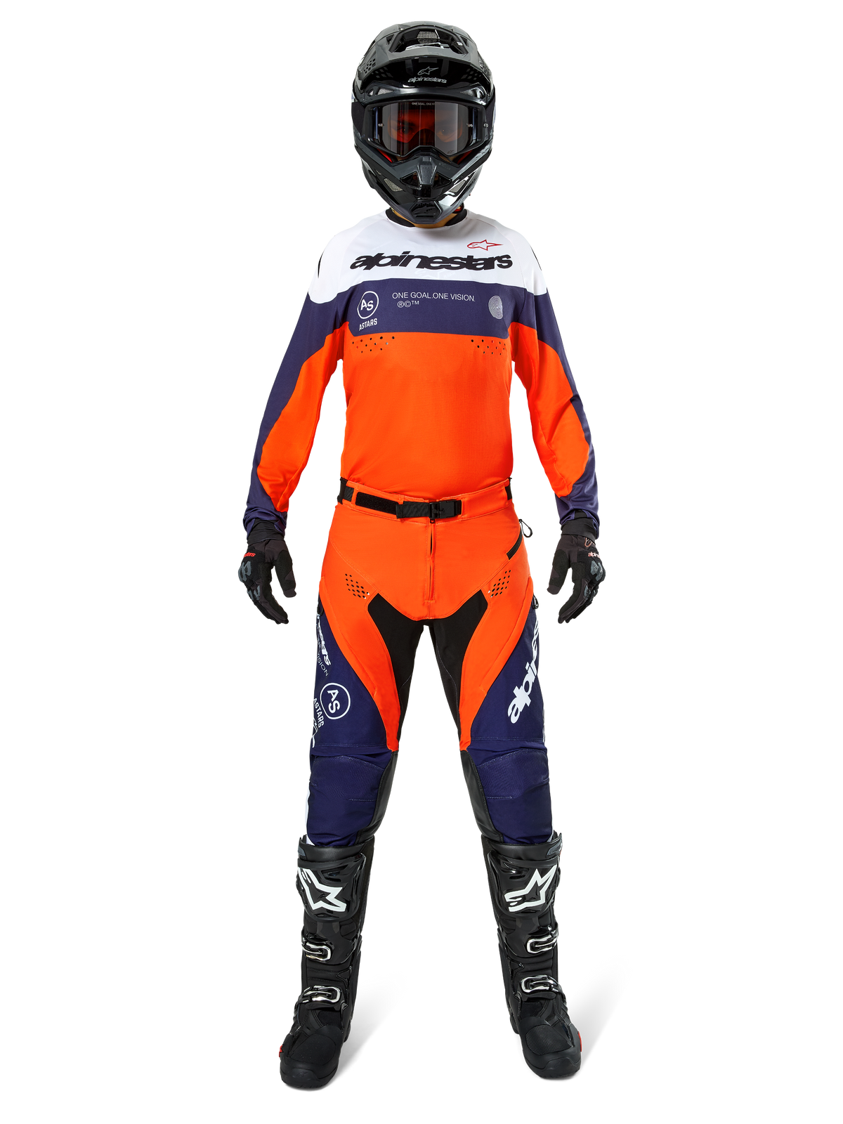 Motocrossrytter iført komplet Alpinestars Pro-Dura gear, marineblå, hot orange og hvid jersey, matchende orange og marineblå bukser, sorte motocrossstøvler med hvide logoer, sort hjelm og handsker, koordineret outfit til off-road racing