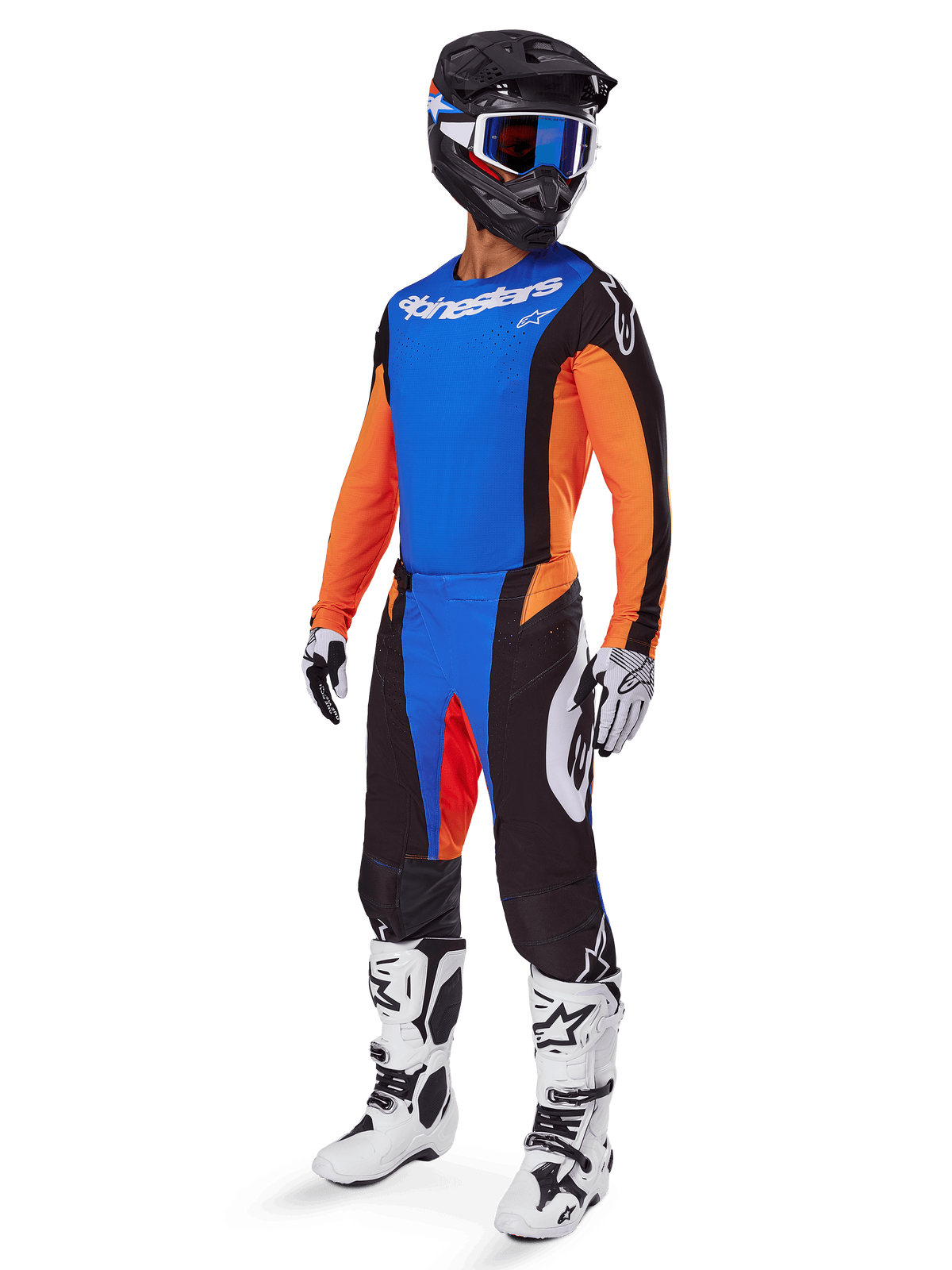2025 Techstar Melt Gear Set, komplet motocrossudstyr, blå trøje med orange ærmer, sorte bukser med blå og røde detaljer, sort hjelm med hvide og blå detaljer, hvide handsker og støvler med sorte mønstre, beskyttende racingudstyr