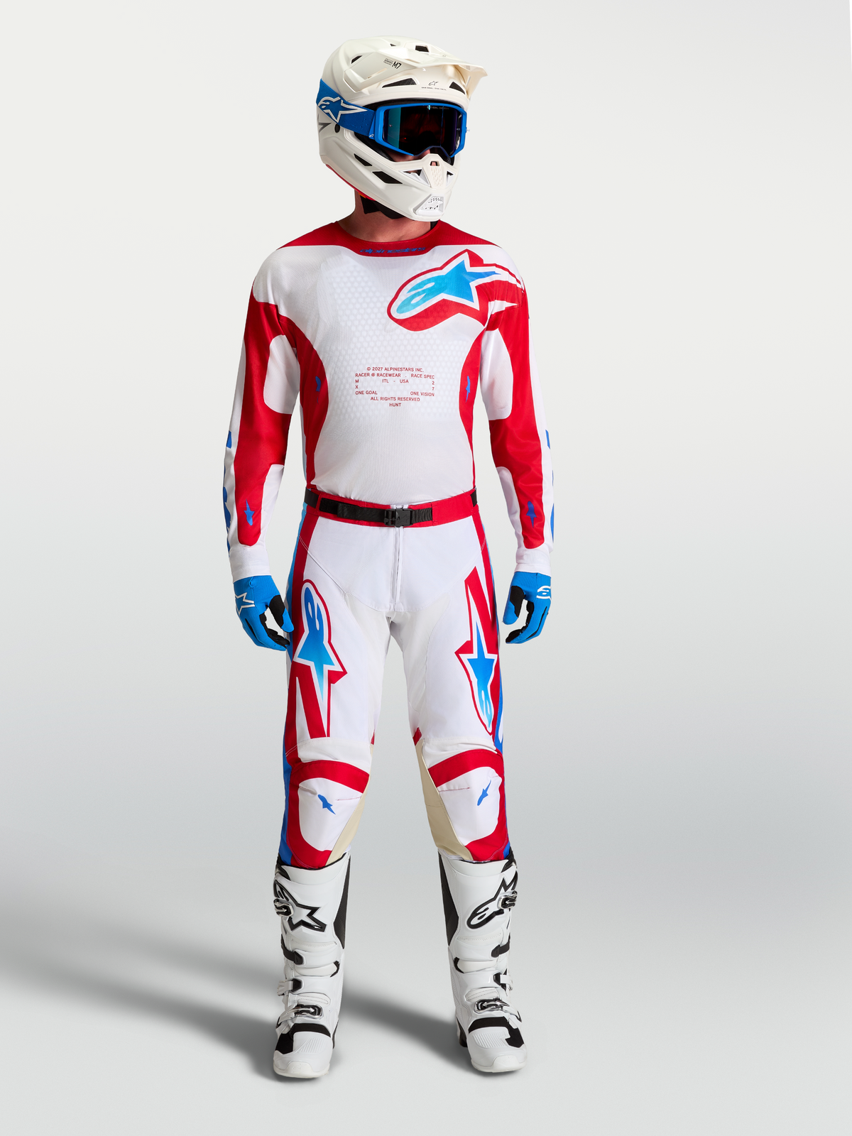 Alpinestars Racer Hunt trøje, hvidt og rødt motocross-sæt til herrer med blå detaljer, matchende bukser og hvide støvler