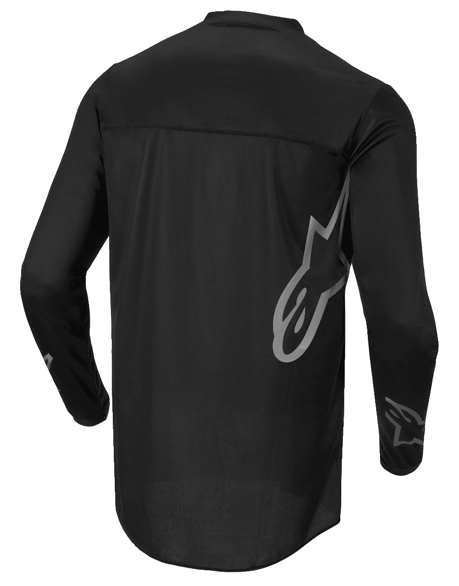 Alpinestars Fluid Graphite jersey, motocross-trøje, sort og mørkegrå, set bagfra, stort gråt Alpinestars-logo på siden og grafik på ærmerne, let fugttransporterende tekstil til off-road racing