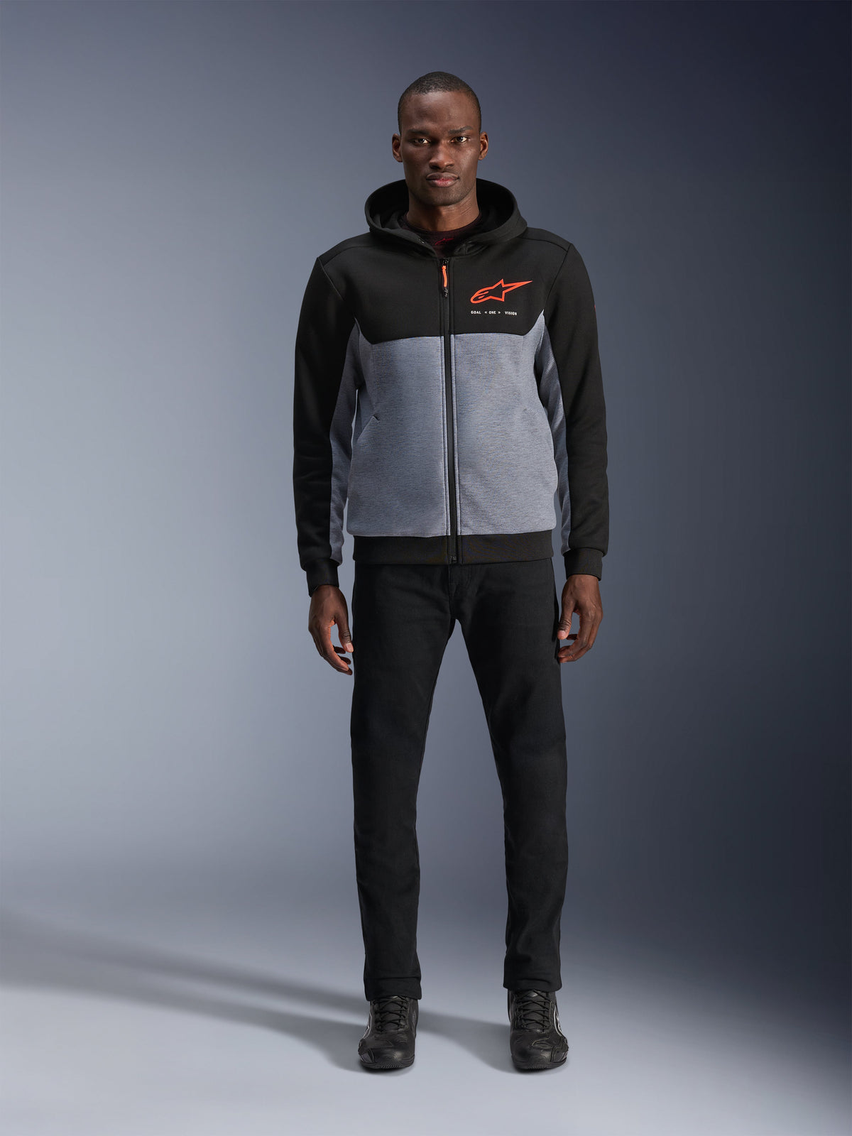 Alpinestars Chrome V2 Sport Hættetrøje, urban motorcykeljakke til mænd, sort og gråmeleret med rød logo-detalje.