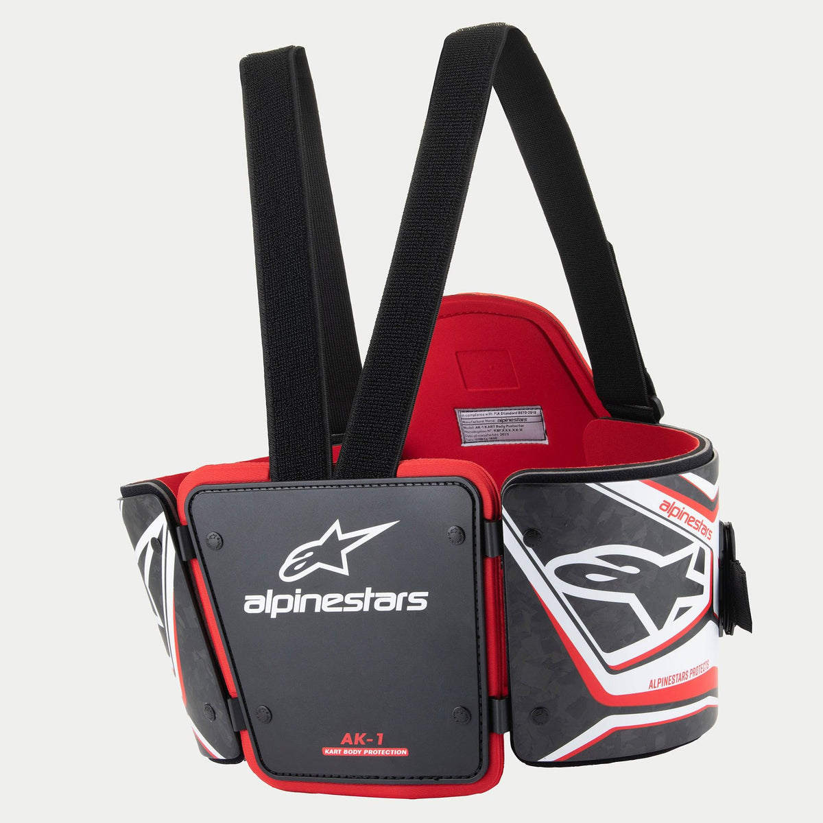 Alpinestars AK-1 Kart kropsbeskytter, kropsbeskyttelse til karting, sort, hvid og rød, med ribbenspaneler i kulfiber, rød indvendig polstring, justerbare sorte skulderstropper og tydelige Alpinestars-logoer