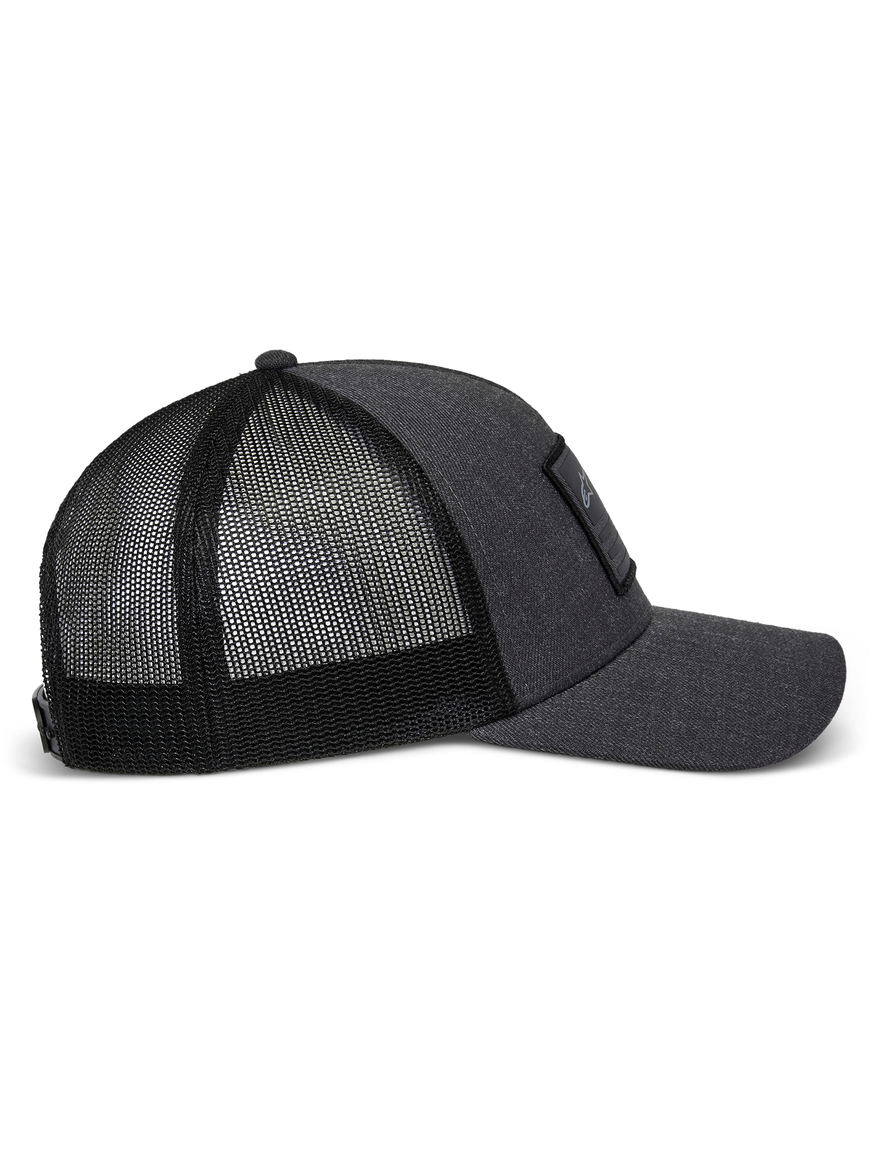 Alpinestars Flag Snapback kasket i Charcoal Heather Black, set fra siden, buet skygge, struktureret twill-frontpanel med merrow-patch og åndbar mesh-bagside i polyester.