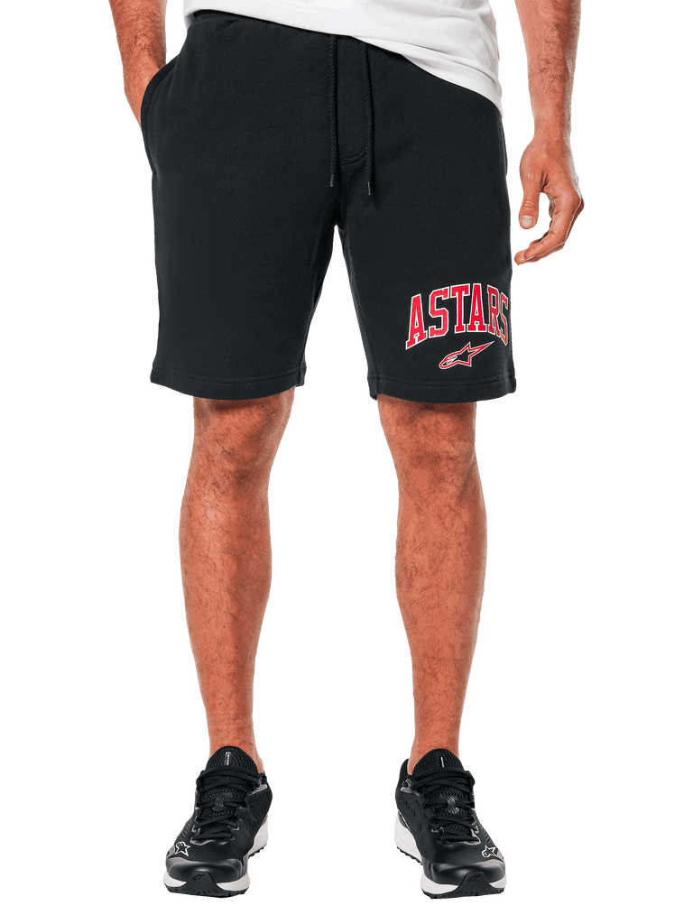 Alpinestars Dunker Short, sorte fleece træningsshorts til herrer, rødt ASTARS-logo og Ageless-logo på låret, elastisk talje med snøre, afslappet sportstøj og hverdagsbrug