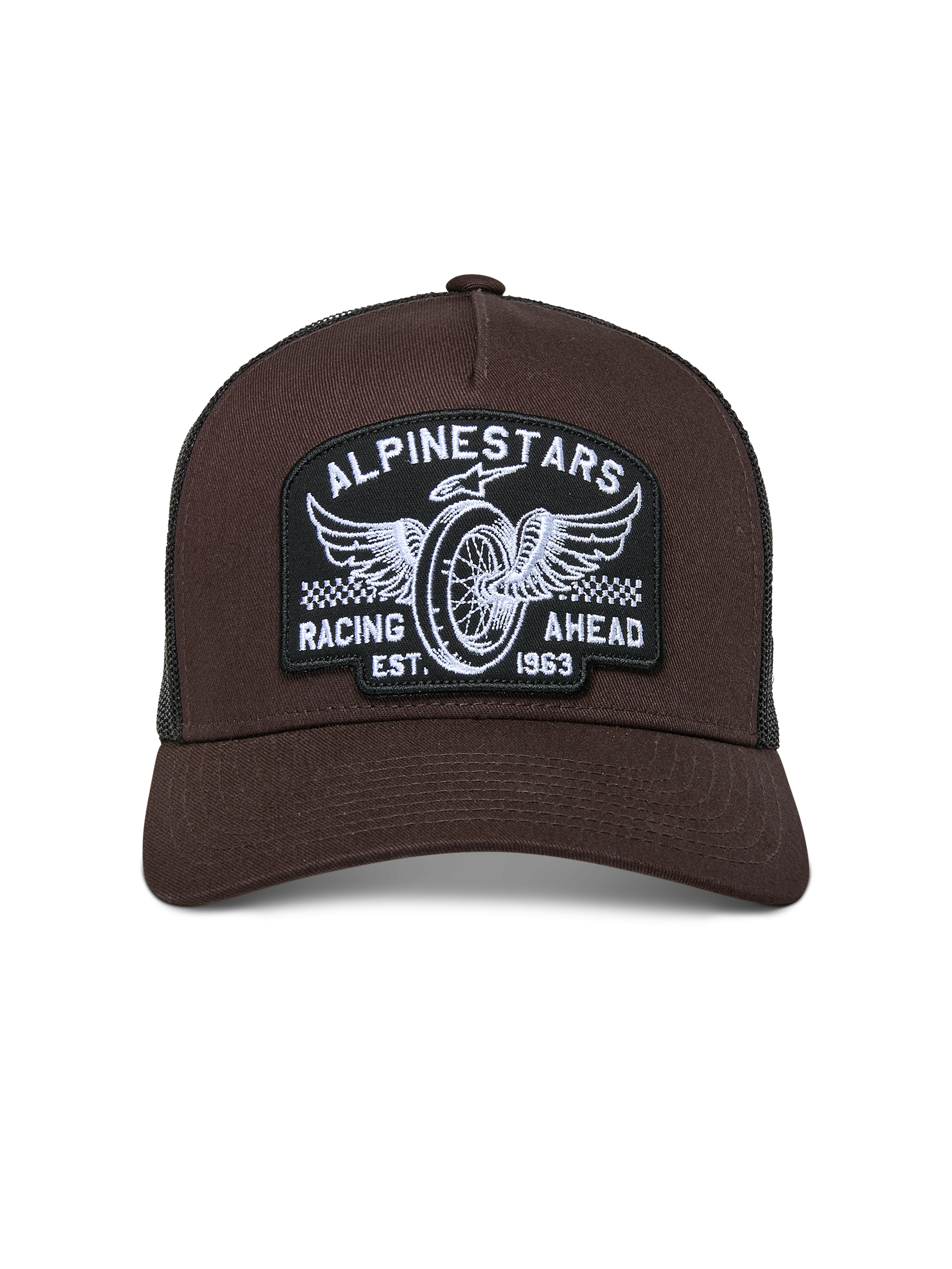 Alpinestars Heritage Patch Trucker Hat, brun front med sort mesh-bagside, buet skygge og struktureret krone, stor broderet patch med vinget hjul og "Racing Ahead"-grafik, afslappet motorsport-inspireret hovedbeklædning