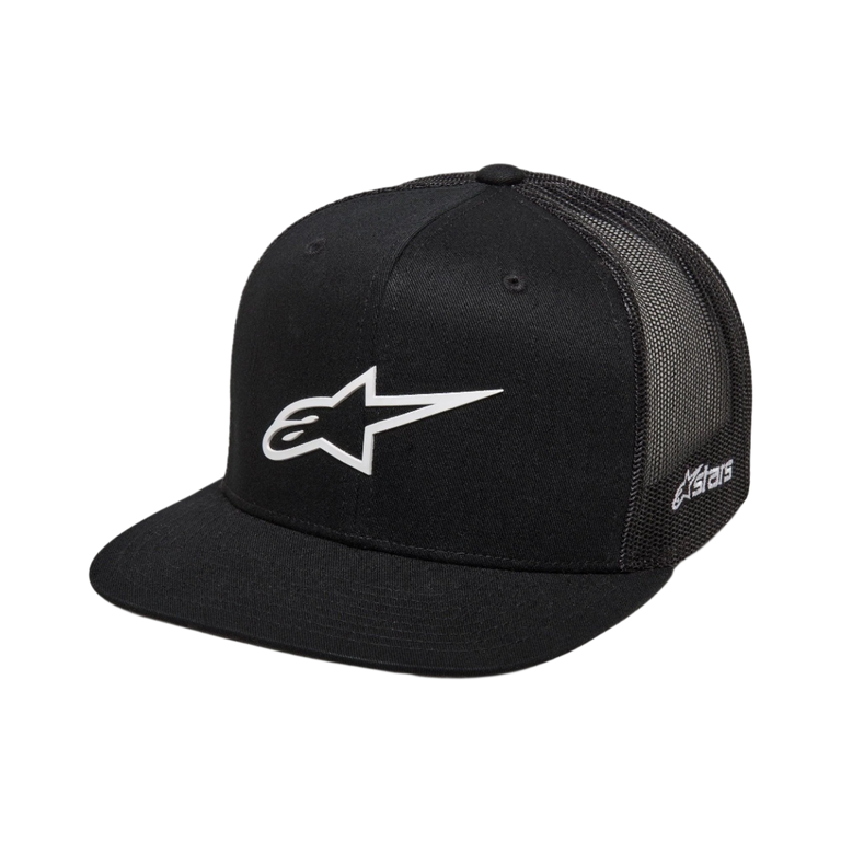 Alpinestars 3D Ageless Trucker kasket, sort med hvidt Alpinestars-logo, flad skygge, struktureret krone, sort mesh-bagside, afslappet motorsport-inspireret sportstøj