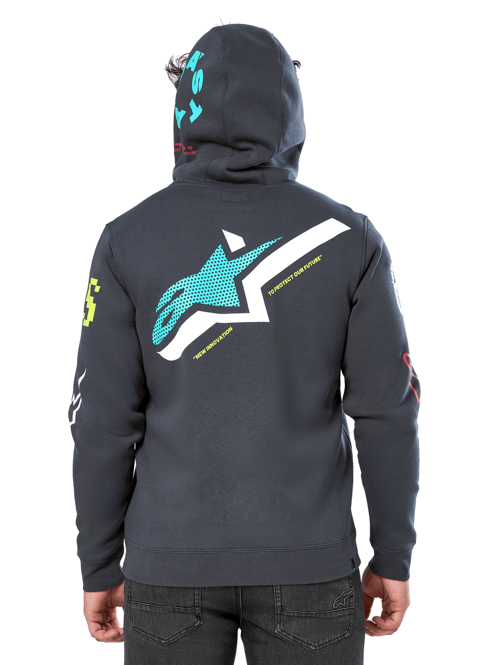 Alpinestars Variegate Hoodie, set bagfra, Gunmetal grå, har et stort blågrønt og hvidt Astars-logo på ryggen med 'New Innovation'-tekst, blågrøn 'Astars'-grafik på hætten, farverige logoer på ærmerne, casual motorsport-streetwear