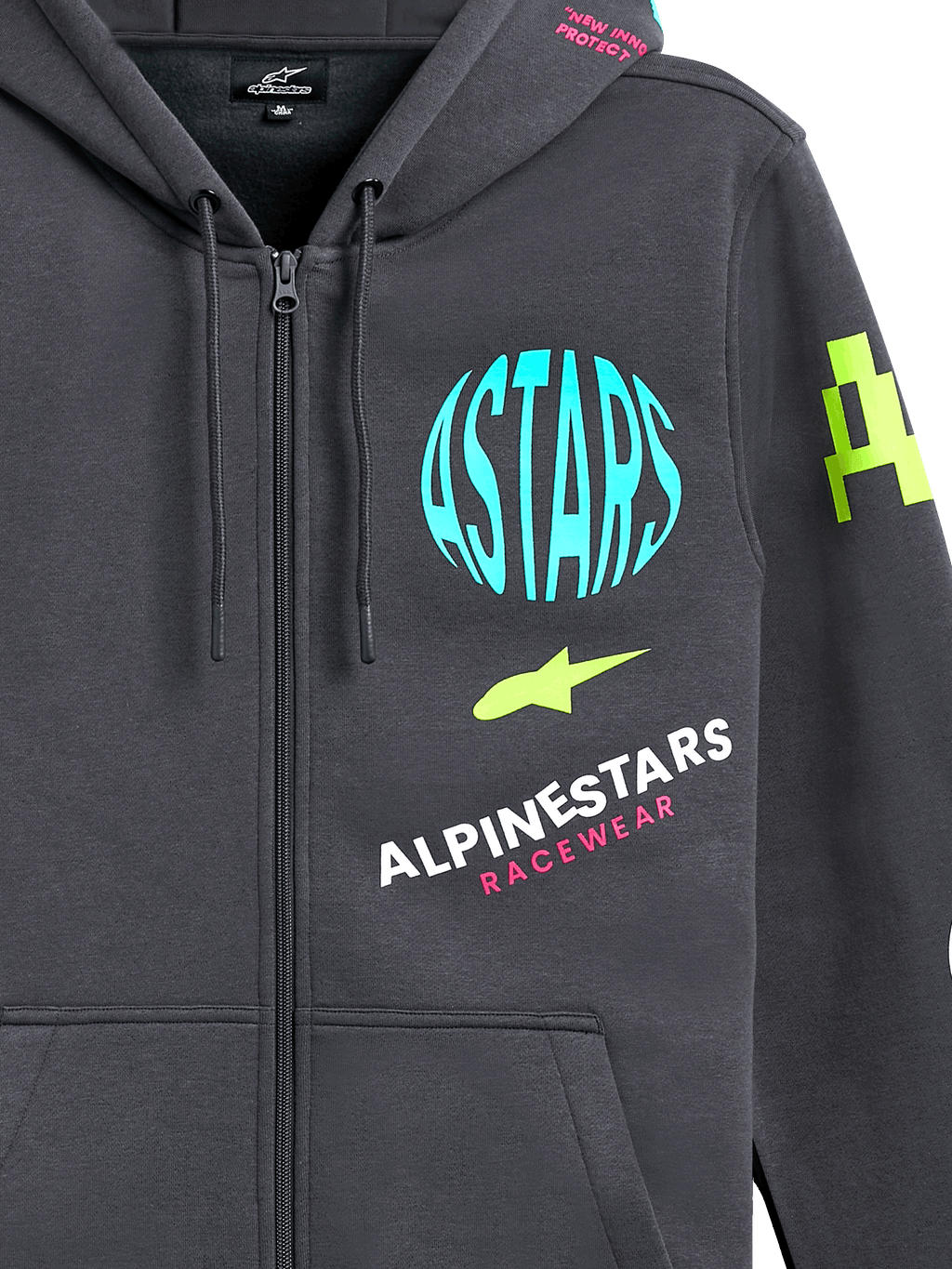 Alpinestars Variegate hættetrøje, fleece-hættetrøje med lynlås, gunmetal-grå med flerfarvet logografik, lyseblå ASTARS-cirkel, limegrønne detaljer og lyserød skrift, afslappet motorsport-streetwear
