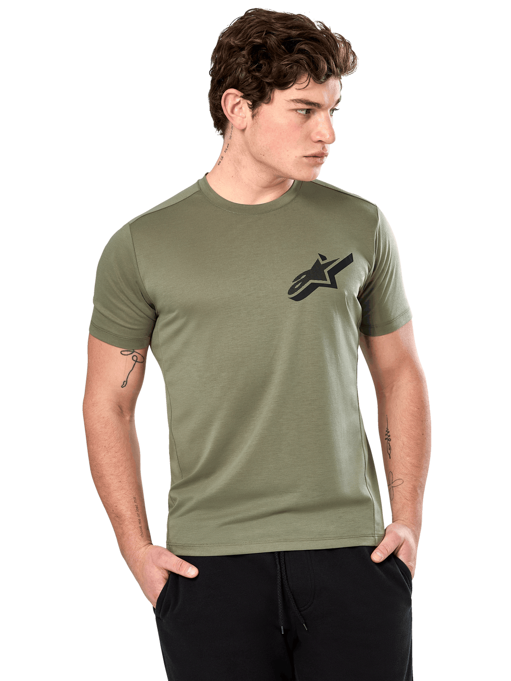 Alpinestars Attrition Performance Tee, kortærmet t-shirt, lysegrøn, sort Astars-logo på brystet, vist på model med sorte bukser, afslappet performance-sportstøj