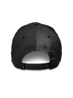 Alpinestars Tyler Hat, sort, set bagfra med justerbar snapback-lukning, lille logo-mærke på remmen, genanvendt polyestertwill, afslappet sportswear-tilbehør