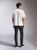 Alpinestars Focused Oversized CSF Tee, kortærmet T-shirt, hvid, med et lille Alpinestars-ordlogo øverst på ryggen, oversized afslappet pasform, afslappet motorsport streetwear