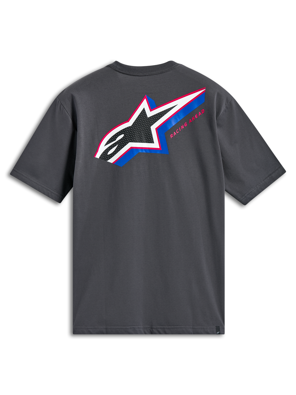 Alpinestars Angler CSF Tee, kortærmet T-shirt, koksgrå, set bagfra med stort flerfarvet Astars-logo med perforeret fyld, blå og lyserøde detaljer og 'Racing Ahead'-tekst, afslappet motorsport-streetwear