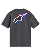 Alpinestars Angler CSF Tee, kortærmet T-shirt, koksgrå, set bagfra med stort flerfarvet Astars-logo med perforeret fyld, blå og lyserøde detaljer og 'Racing Ahead'-tekst, afslappet motorsport-streetwear