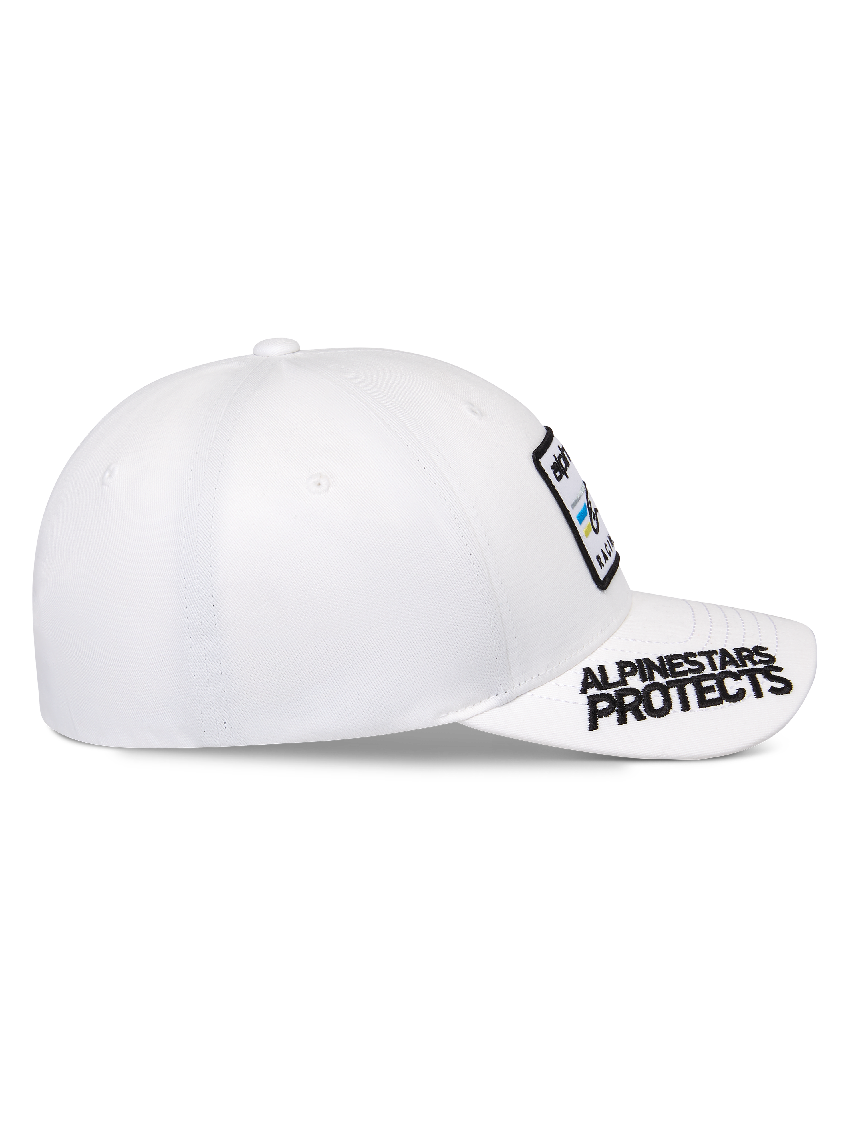 Alpinestars Surpass kasket, hvid, buet skygge med sort 'ALPINESTARS PROTECTS' broderi, struktureret krone med logo-patch foran, casual sportstøj baseballkasket