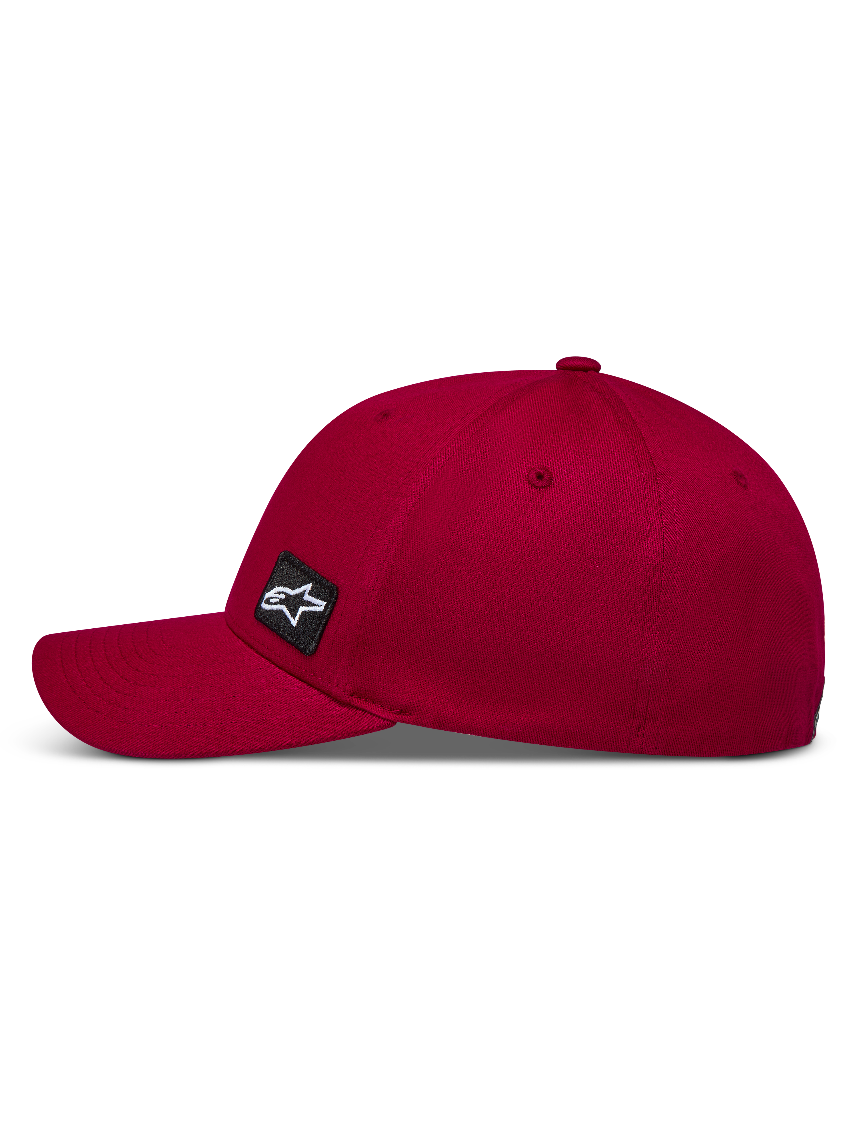 Alpinestars Pivot kasket i mørkerød twill med buet skygge og broderet Astars-logo patch på siden.