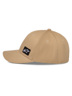 Alpinestars Pivot Hat, casual sportstøj kasket, sand khaki, med buet skygge og struktureret krone, lille sort broderet Astars-logo patch på siden, slidstærkt bomuldstwill-materiale
