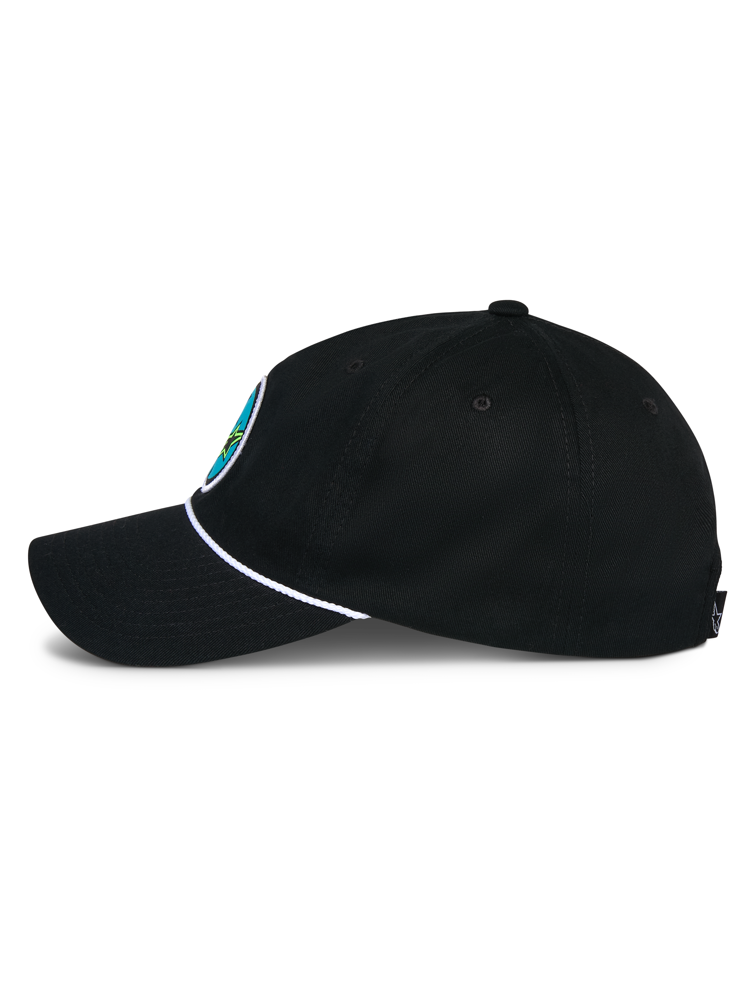 Alpinestars Calipalm Strapback kasket, sort, sideprofil, buet skygge med hvid reb-detalje, sort bomuldstwill, farverigt logo-patch på fronten, afslappet motorsport-inspireret hovedbeklædning