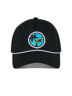 Alpinestars Calipalm Strapback Kasket, sort kasket, med et rundt vævet mærke med et palmetræ og limegrønt Astars-logo på blå baggrund, hvid snordetalje over skyggen, afslappet sportstøj